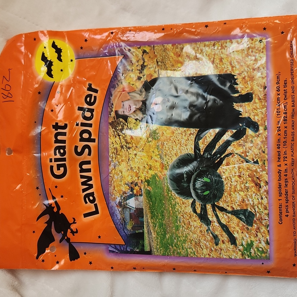Vintage, Halloween, Giant Lawn Spider and Hanging Spider Set Decoration - Picture 2 of 5